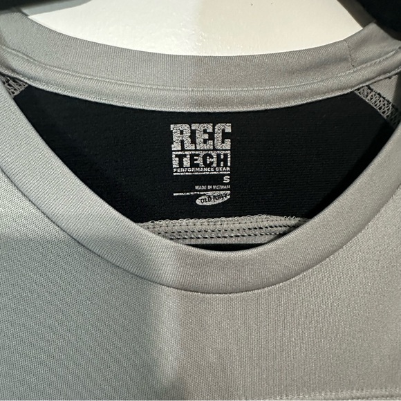 Old Navy Rec Tech Men's Dri-Fit T-shirt Size Medium - Picture 2 of 3